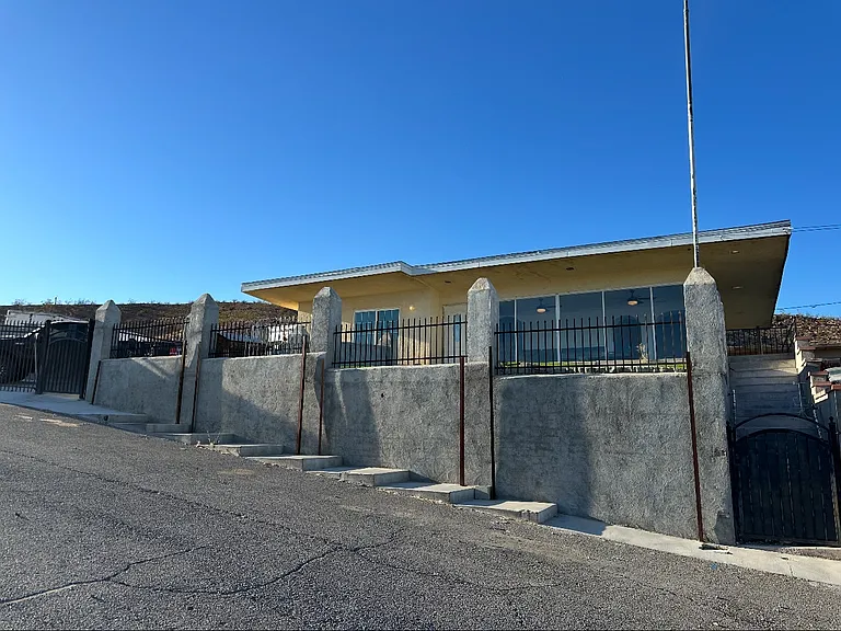 301 Hillside Dr — Photo 13