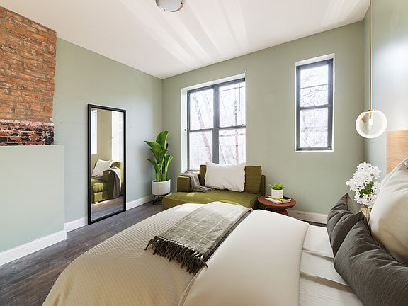 5th image of 524 Chauncey St APT 3R