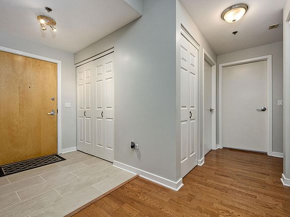 2nd image of 600 W Drummond Pl APT 409
