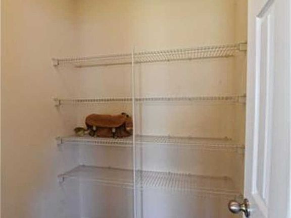 4th image of 3510 Whitebud Ln