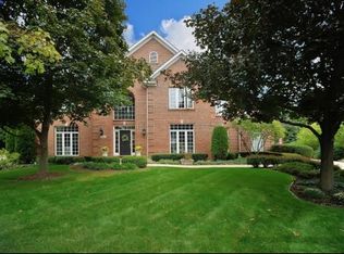 3807 Barclay Ct, Lisle, IL 60532
