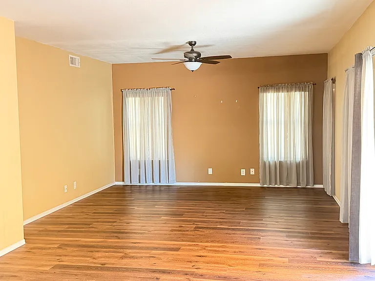 338 E Palomino Ct — Photo 12
