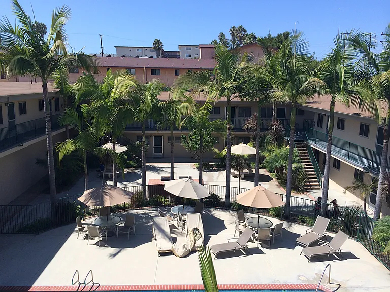 Seabreeze Apartments — Photo 24