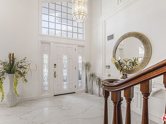 5th image of 6111 County Oak Rd