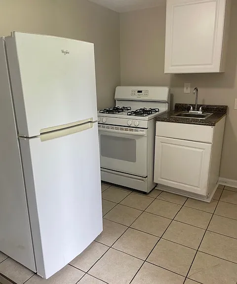 4550 Lancelot Dr — Photo 11
