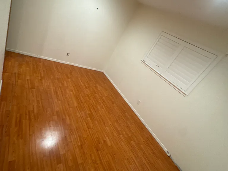 2137 Amberwood Ln — Photo 5