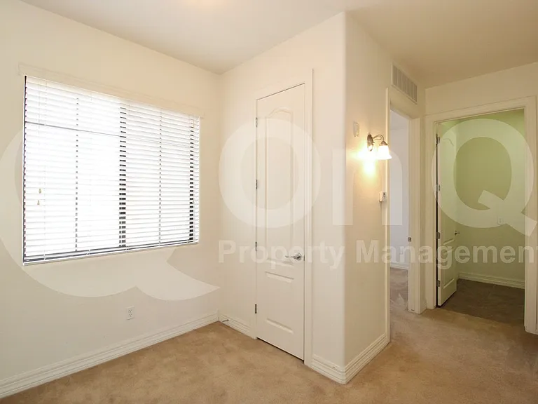 1456 E 9th St #216 — Photo 12