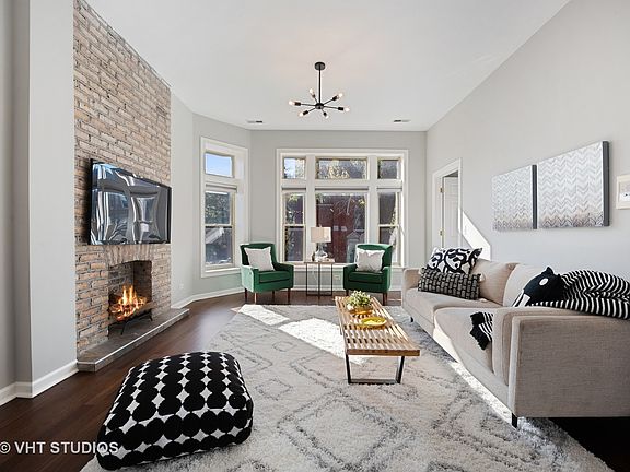 2nd image of 1301 N Artesian Ave APT 2F