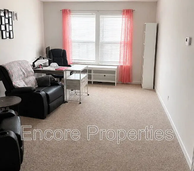 1617 Maddox Park Dr — Photo 3