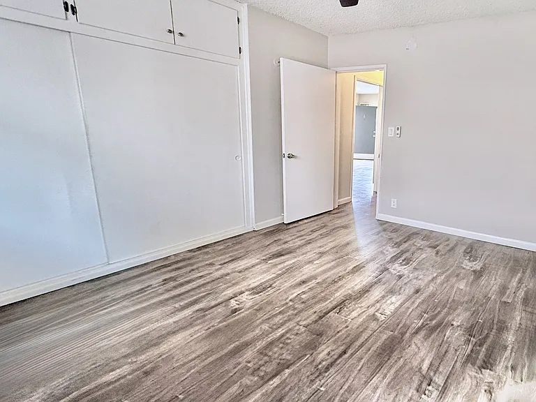 5510 Corteen Pl #6 — Photo 8