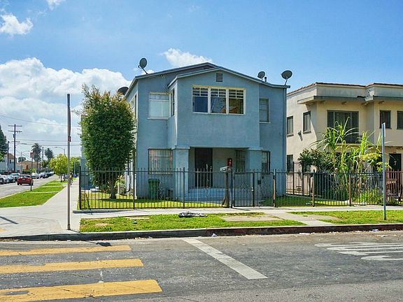 3rd image of 4151 Menlo Ave