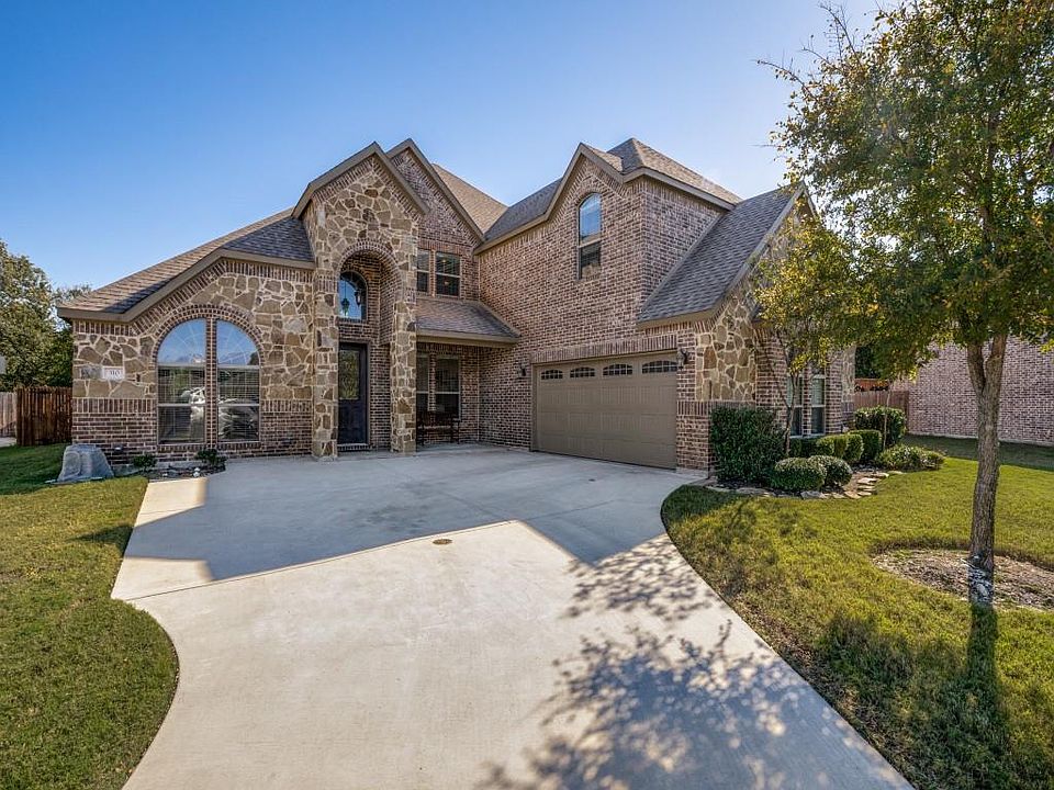 1st image of 310 Moses Dr