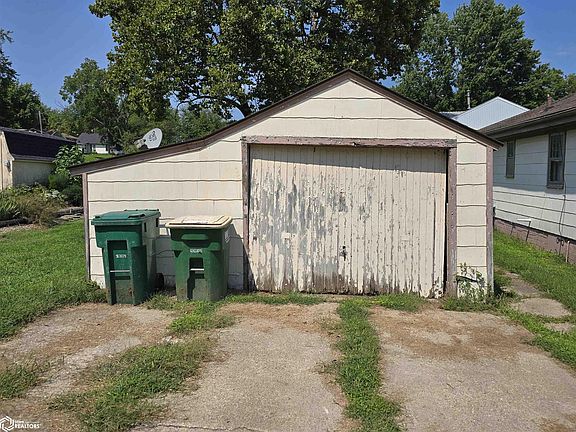 5th image of 1101 Davis Ave