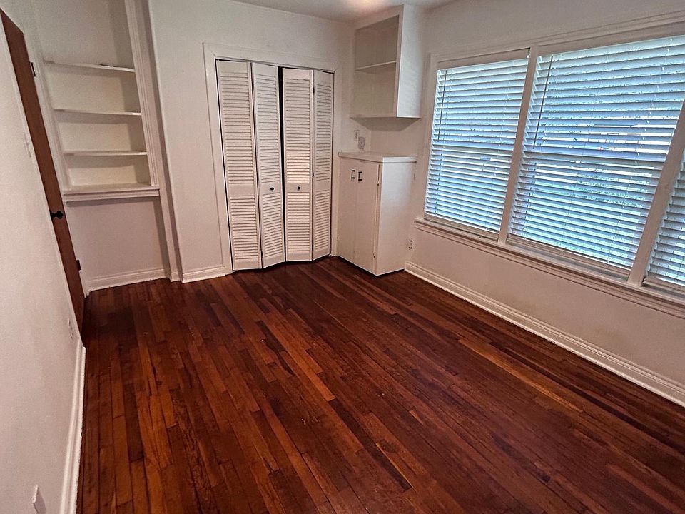 1st image of 1506 W Crockett Dr