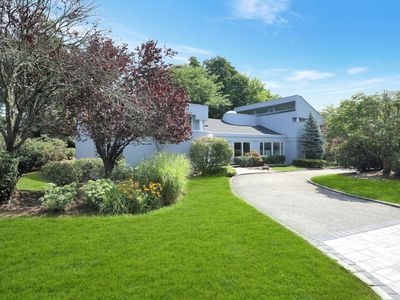 24 Flamingo Rd N, East Hills, NY, 11576