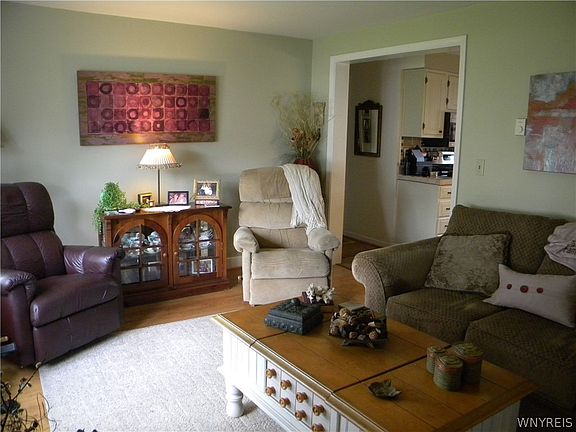 4th image of 719 Oneida St