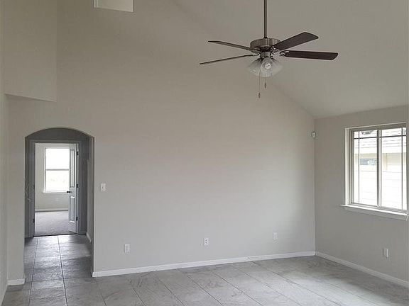 5th image of 18019 Lungo St