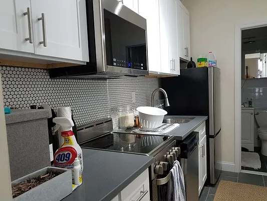 Rented by Chartwell Manhattan Realty | media 7