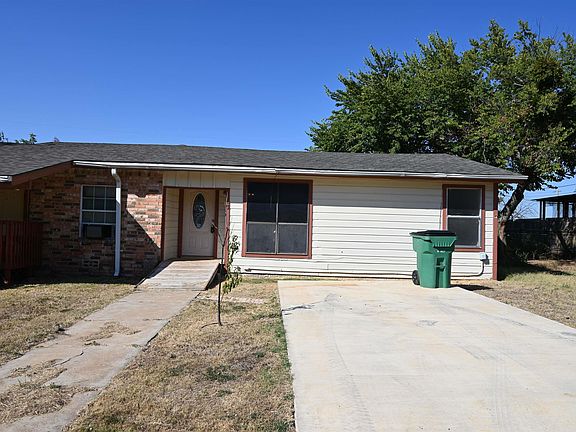 2nd image of 203 Prairie St