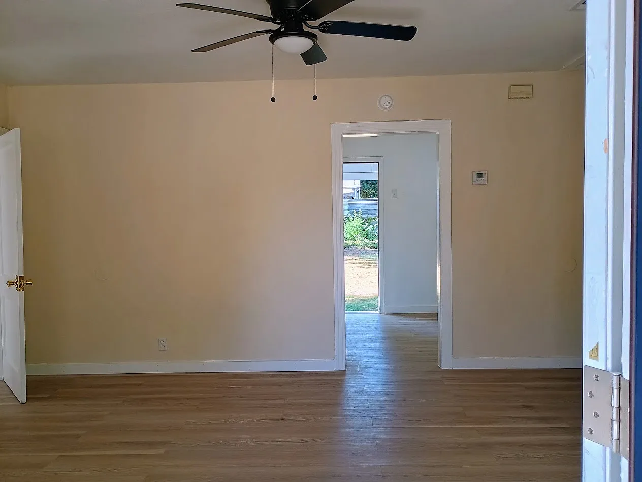 3 bed, 1066 sqft, $1,800 — Photo 2