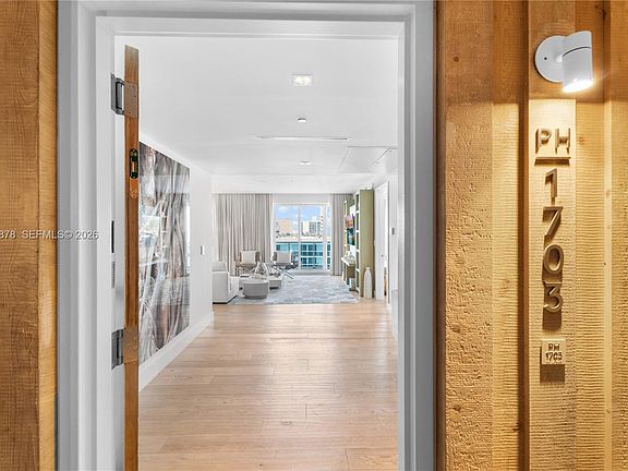 2nd image of 102 24th St #Penthouse 1703