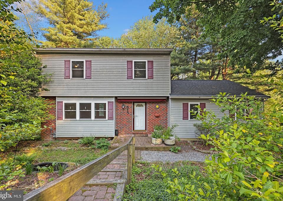 1st image of 515 Forest Valley Dr