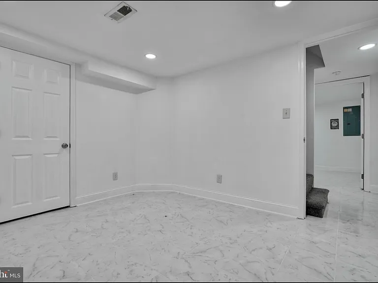 701 Platinum Ave — Photo 28