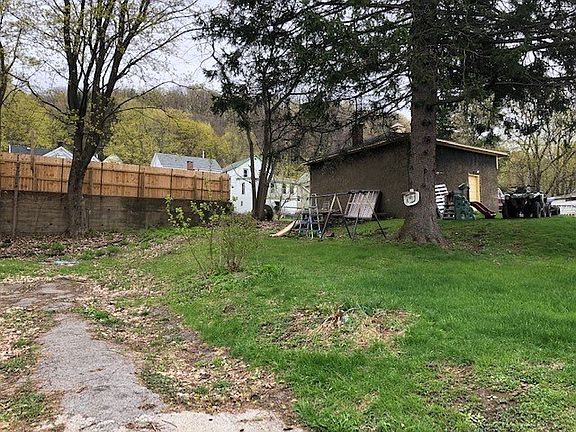 3rd image of 182 Burwell St