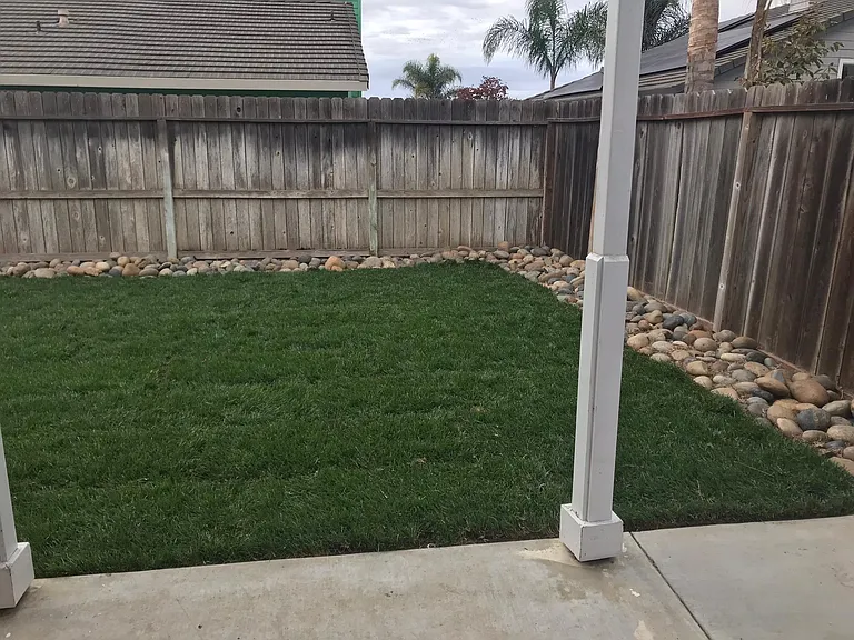 940 Laguna Ct — Photo 24