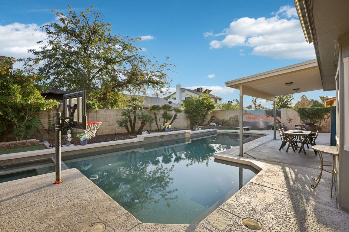 next background image