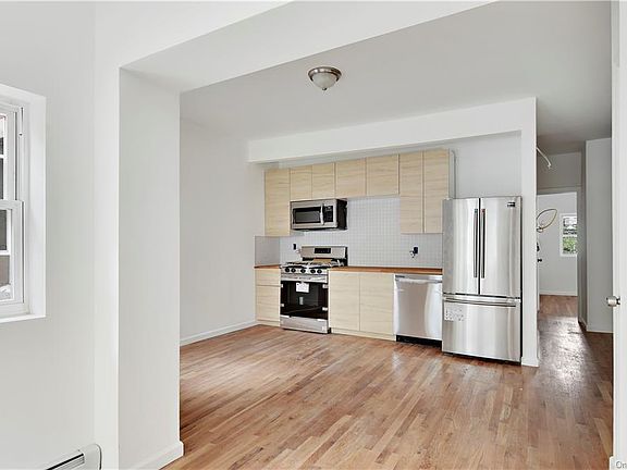 2nd image of 1215 Evergreen Ave