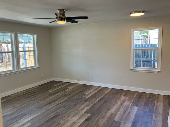 4th image of 823 Magnolia Lane