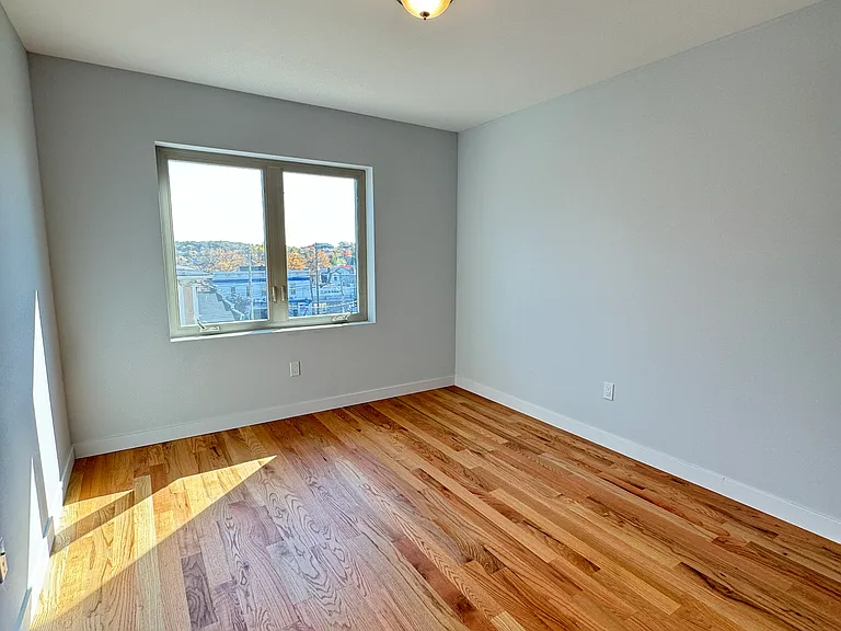 31 Starbuck St #2 — Photo 14