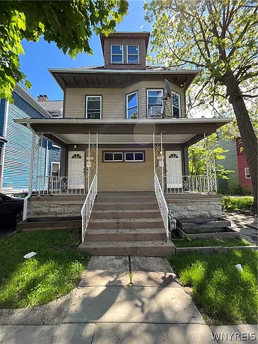 11 Hoyt St Photo 1