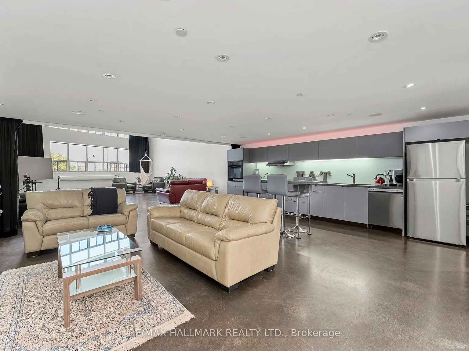 2 bed, $6,200 — Photo 2