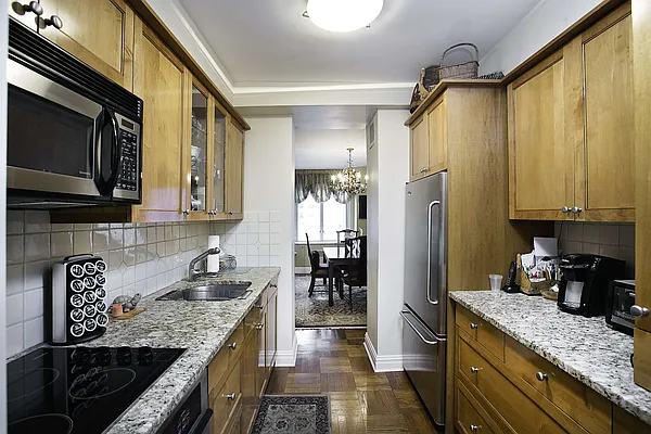 Sold by Waldstar Real Estate LLC | media 11