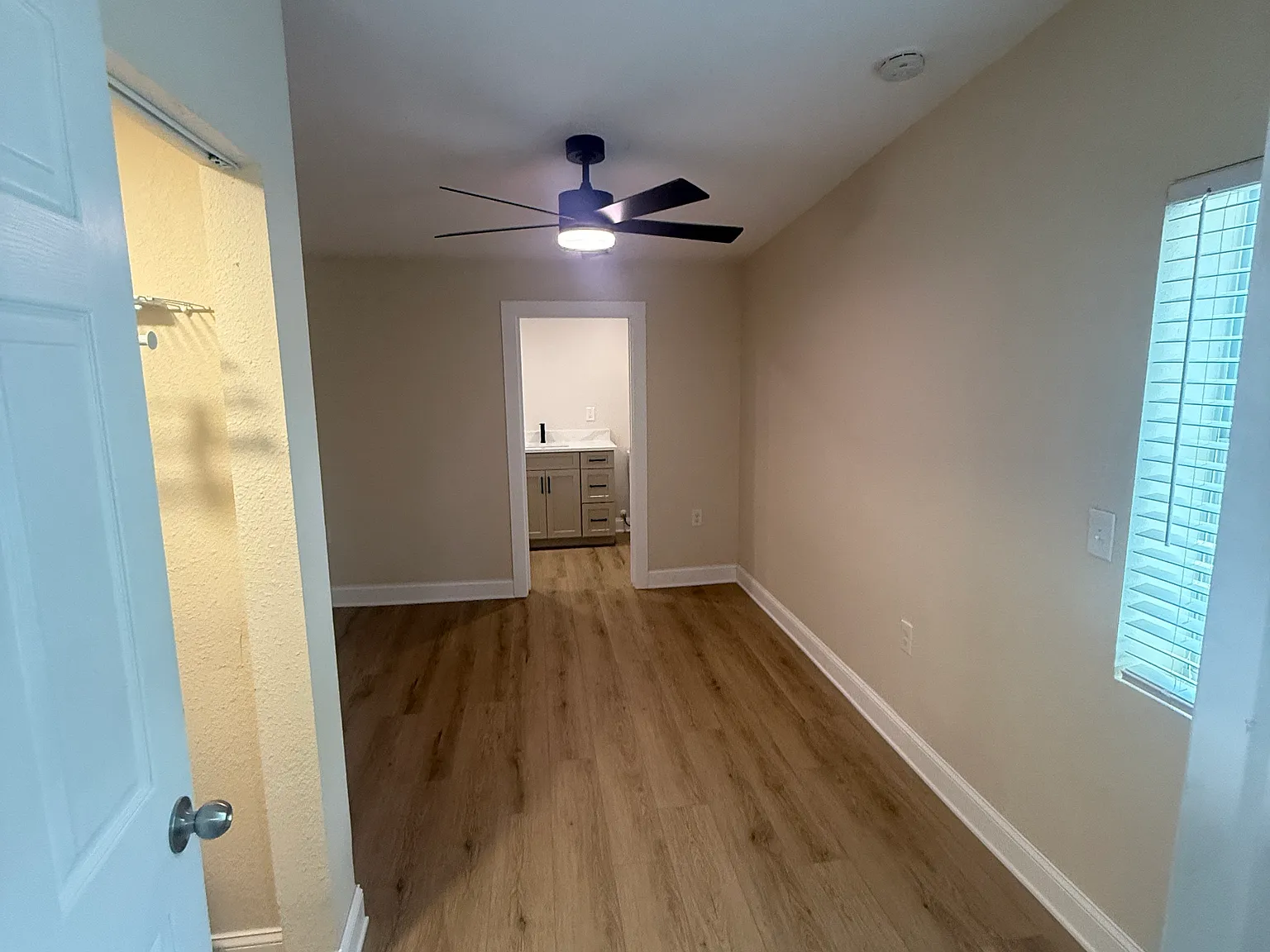 5516 Pine Cir NE — Photo 4