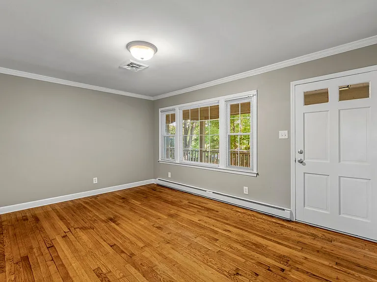 3905 Waterton Rd — Photo 4