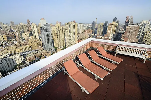 Rented by Carlyle Property Management | media 2