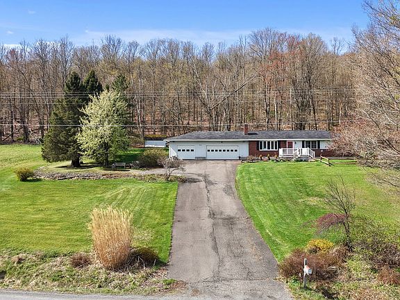 4th image of 1516 Quaker Lake Rd