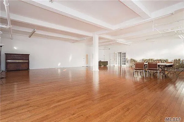 Sold by Prime Realty | media 4