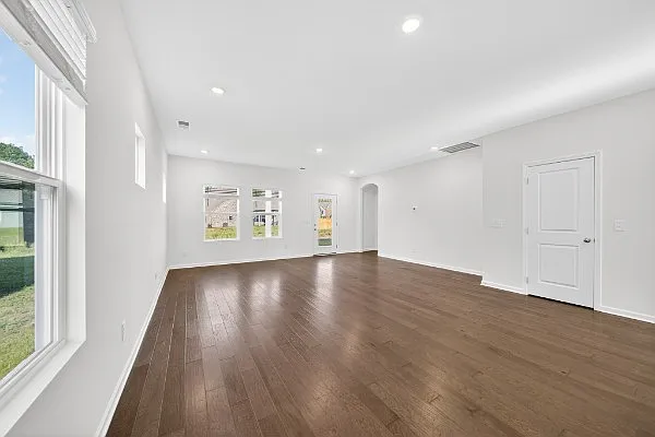 124 Limbury Ct — Photo 8