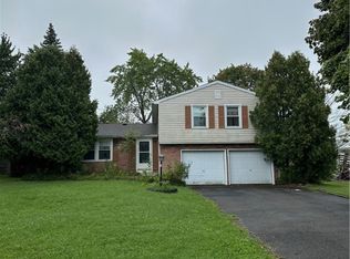 61 Blackwell Ln, Henrietta, NY 14467