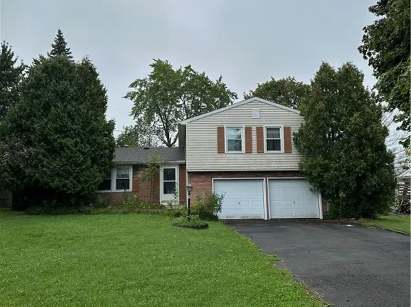 61 Blackwell Ln, Henrietta, NY 14467