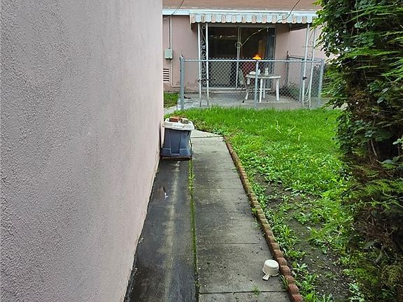 2nd image of 11826 Studebaker Rd