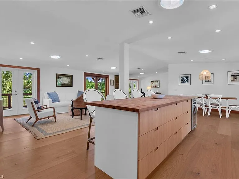 828 Sanctuary Rd — Photo 10
