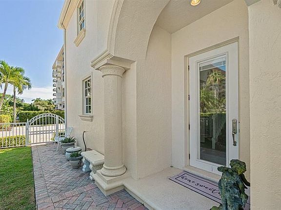3rd image of 1154 Hillsboro Mile APT 12-C