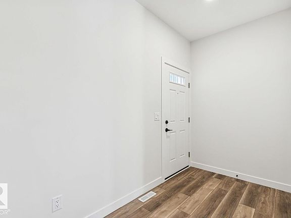 3rd image of 41 Gable Cmn