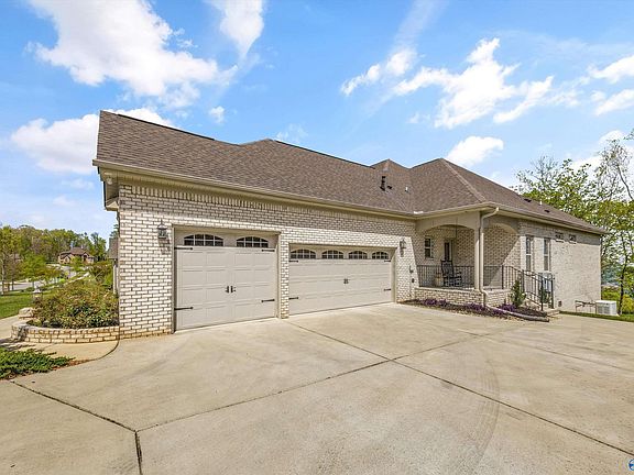 3rd image of 21 Ridge Bluff Cir SE