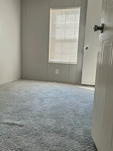 354 NW Park Rd — Photo 5